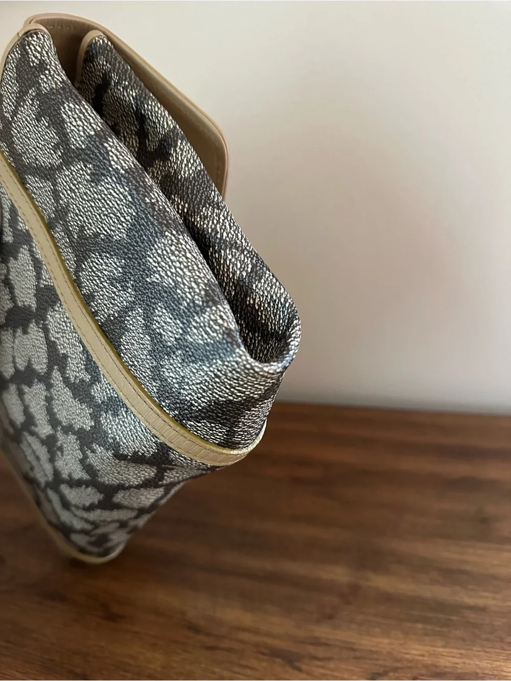 YSL Gray & Black Vintage Giraffe Print Clutch - Picture 5 of 10
